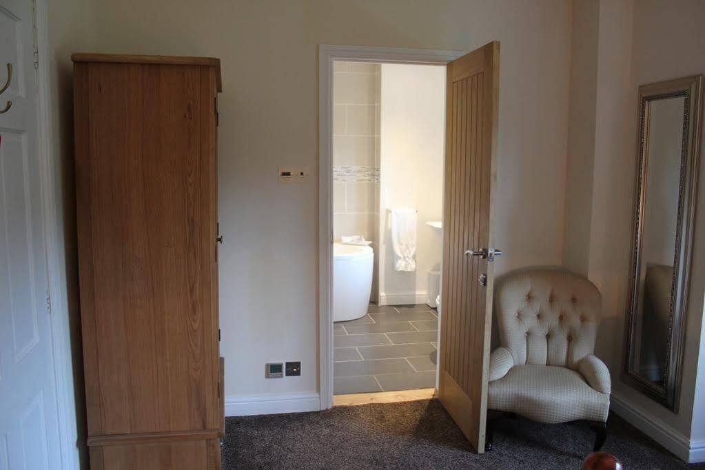 The Little Stable Hotel Corby Exterior photo