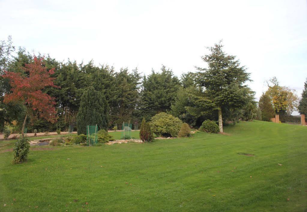 The Little Stable Hotel Corby Exterior photo